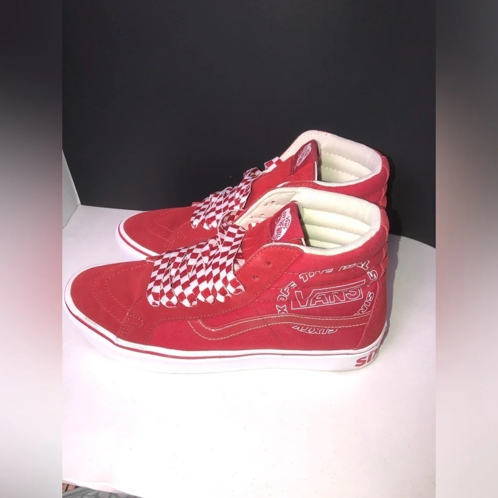 🍄Vans Red High-Tops with Checkered Laces🍄